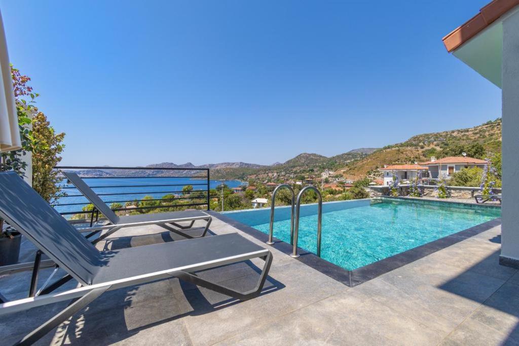 Villa Yasemin Soeguet'de Oezel Havuzlu